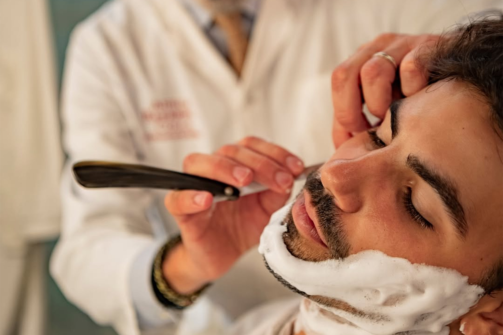 Maestria artigianale Colla